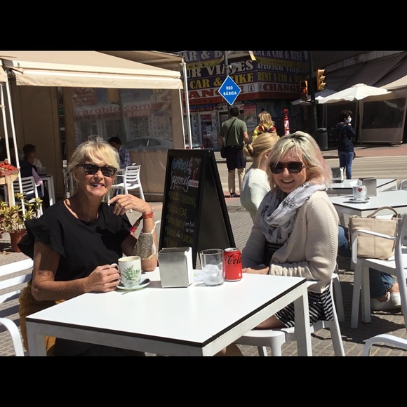 PRICED TO SELL...MANY ITEMS PURCHASED IN EUROPE. - Picture 4 of 5